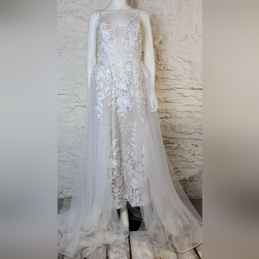 Ladivine Cinderella White and Cream Floral Wedding Dress